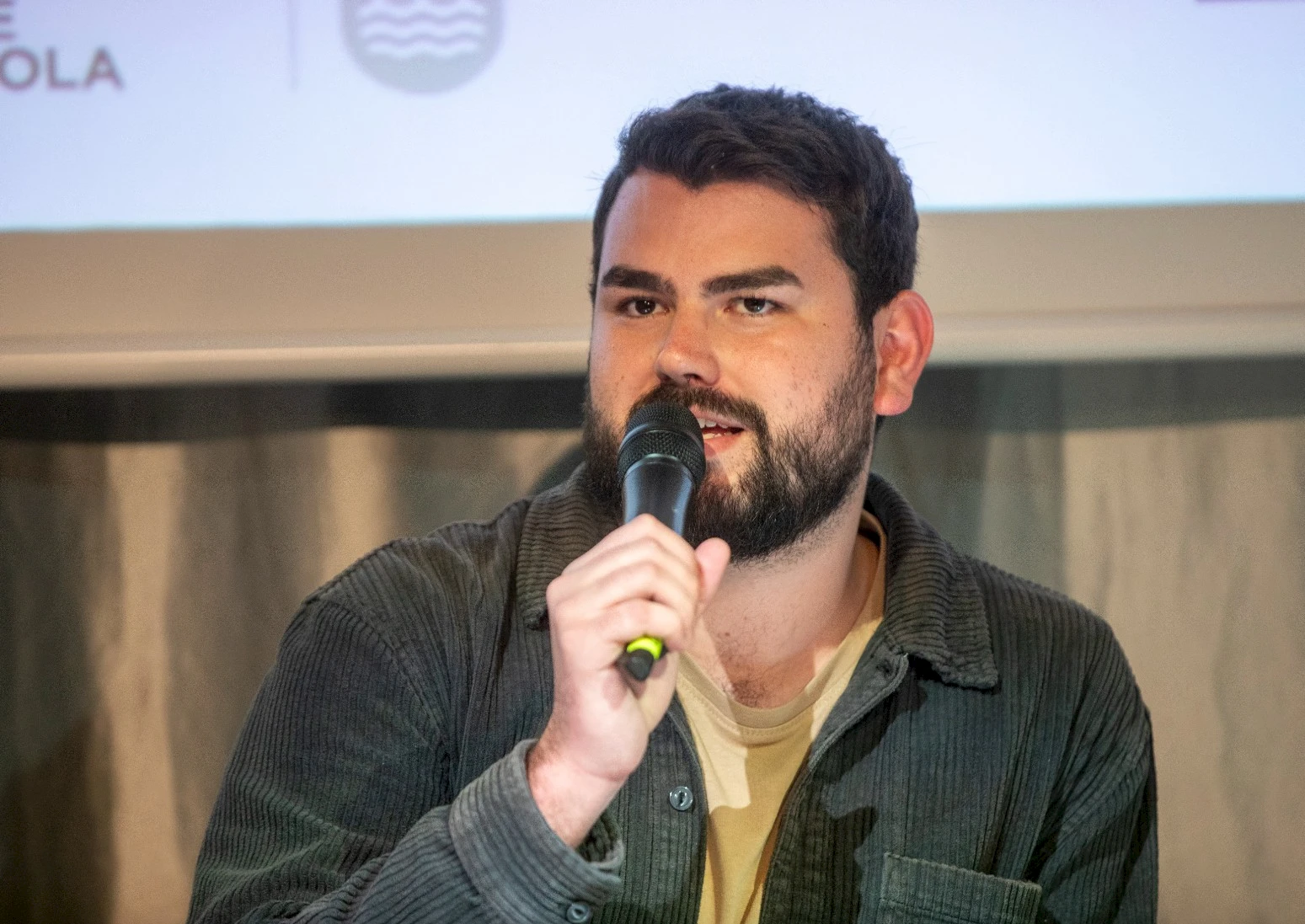 Ekain Albite durante la rueda de prensa
