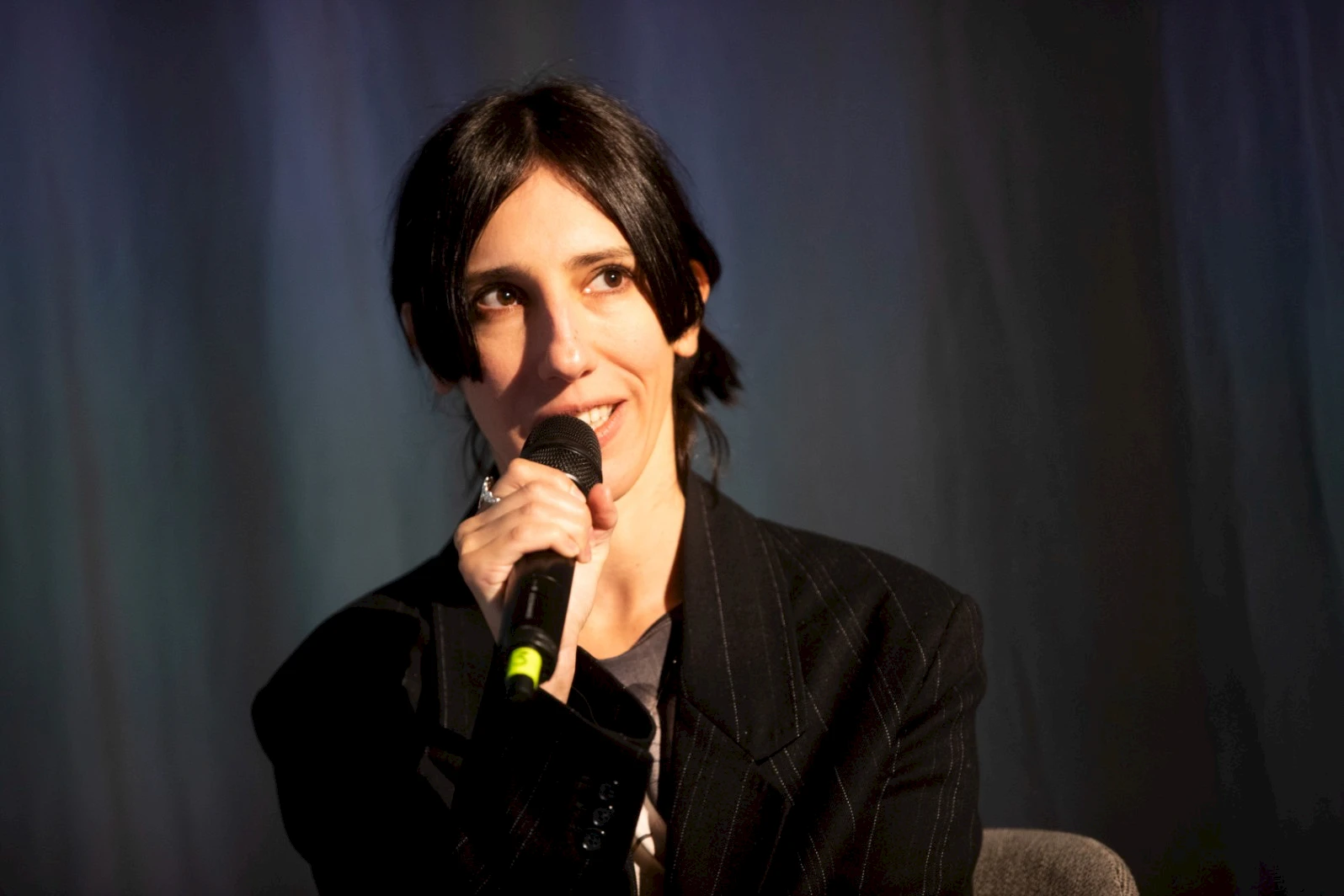 Valeria Hofmann durante la rueda de prensa